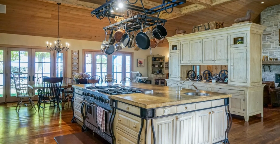  English Manor  Vacation Villa - Muskoka Lakes