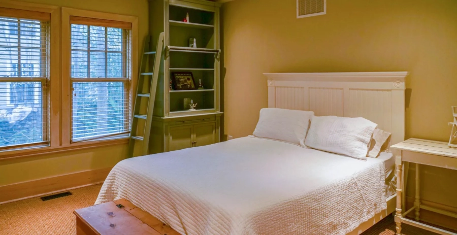  English Manor  Vacation Villa - Muskoka Lakes