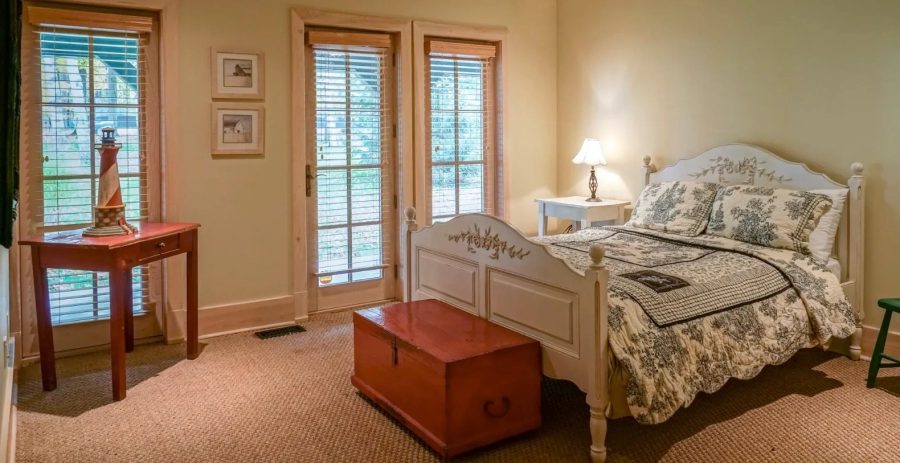  English Manor  Vacation Villa - Muskoka Lakes