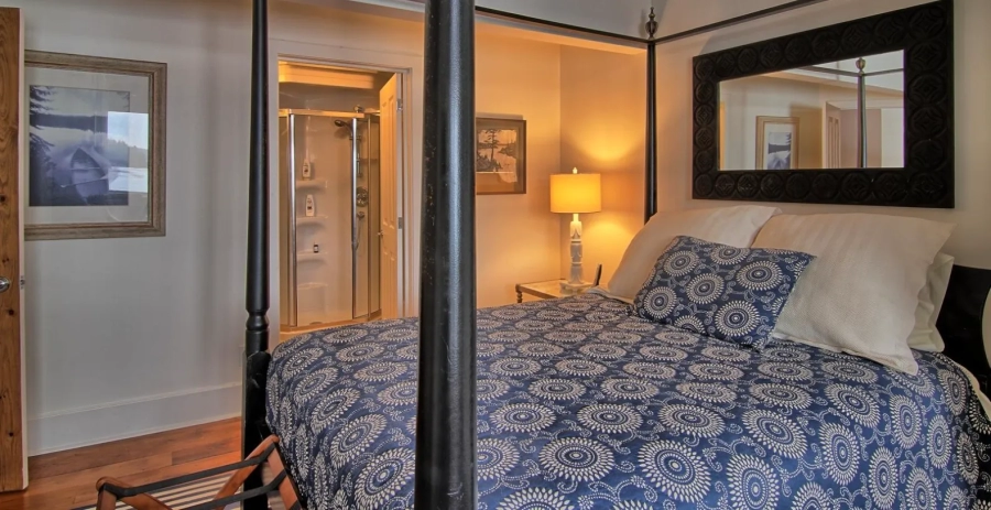 Firelight  Vacation Villa - Muskoka Lakes