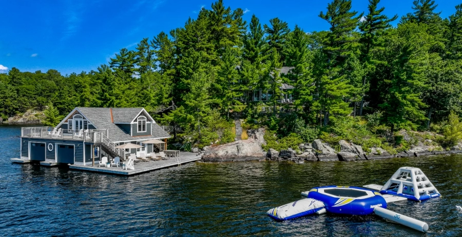 Hamilton House  Vacation Villa - Muskoka Lakes