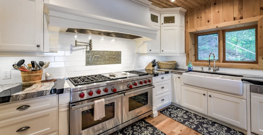 King Arthur’s Court  Vacation Villa - Muskoka Lakes