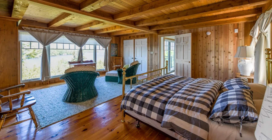 King Arthur’s Court  Vacation Villa - Muskoka Lakes