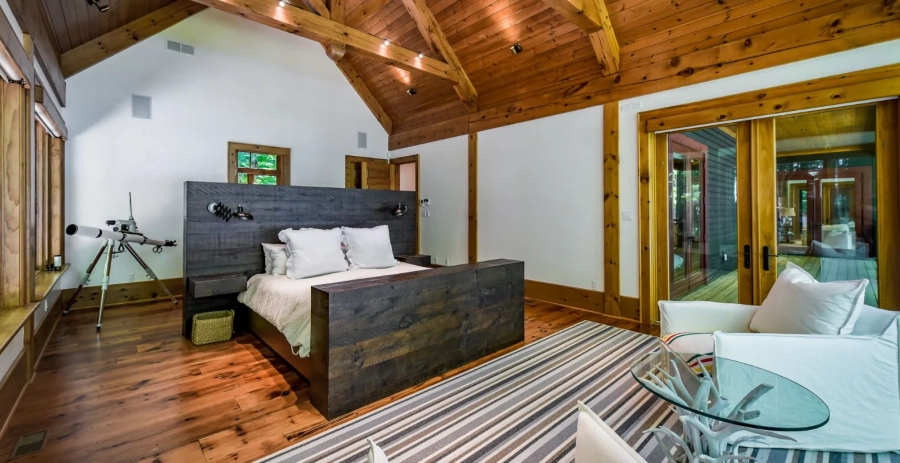 Lake Joe’s First Class  Vacation Villa - Ontario