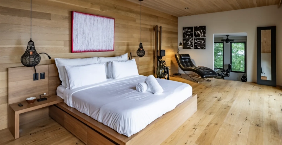 Muskoka’s White House  Vacation Villa - Muskoka Lakes