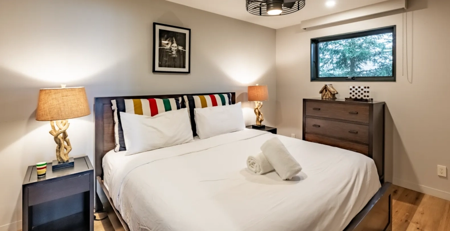 Muskoka’s White House  Vacation Villa - Muskoka Lakes