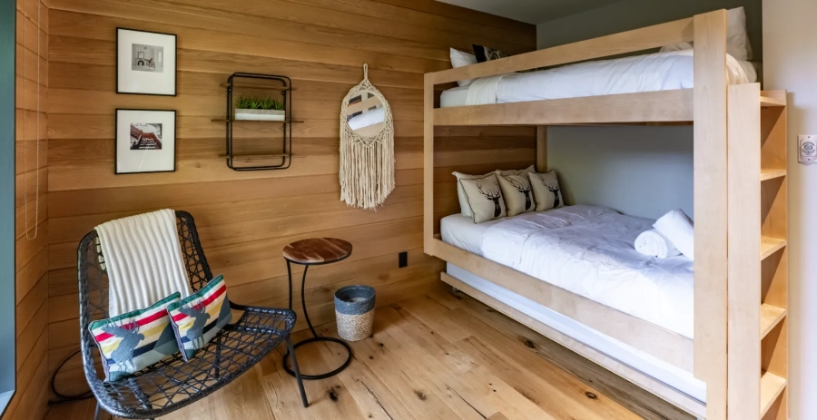 Muskoka’s White House  Vacation Villa - Muskoka Lakes