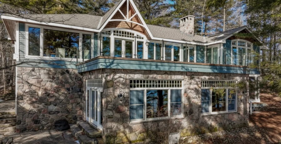 Oak Bank Point  Vacation Villa - Muskoka Lakes