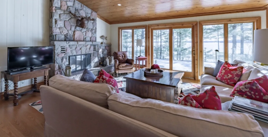 Oak Bank Point  Vacation Villa - Muskoka Lakes