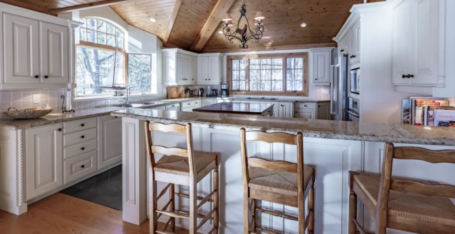 Oak Bank Point  Vacation Villa - Muskoka Lakes