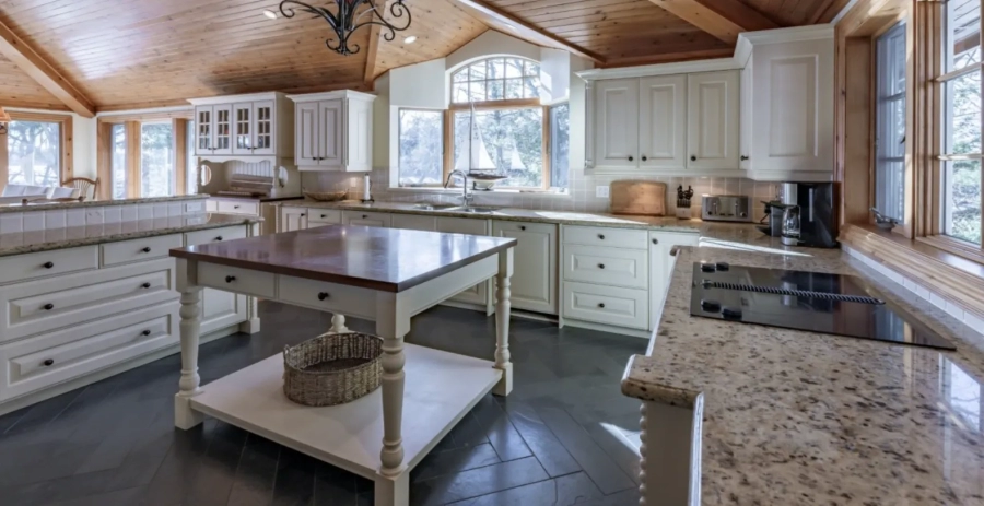 Oak Bank Point  Vacation Villa - Muskoka Lakes