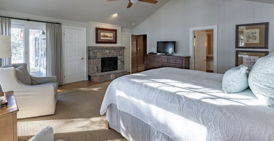 Oak Bank Point  Vacation Villa - Muskoka Lakes