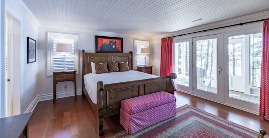 Oak Bank Point  Vacation Villa - Muskoka Lakes