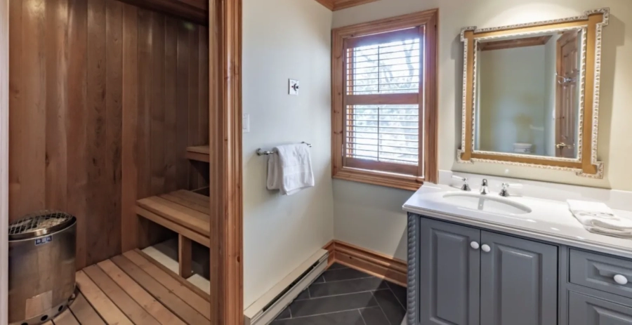 Oak Bank Point  Vacation Villa - Muskoka Lakes