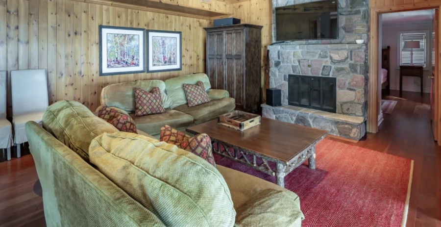 Oak Bank Point  Vacation Villa - Muskoka Lakes