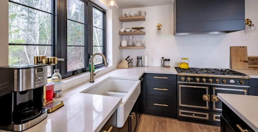 Sandy Beach Cottage  Vacation Villa - Muskoka Lakes