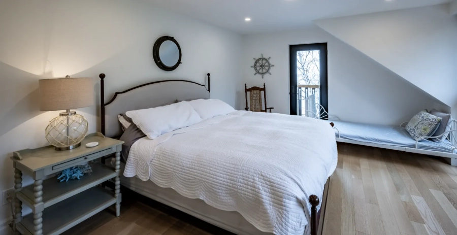 Sandy Beach Cottage  Vacation Villa - Muskoka Lakes