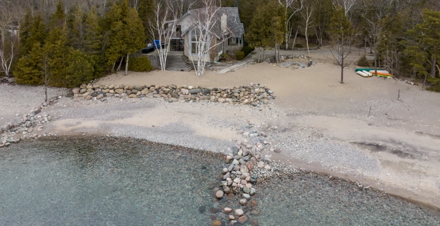 Sandy Beach Cottage  Vacation Villa - Muskoka Lakes