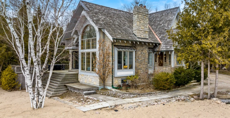 Sandy Beach Cottage  Vacation Villa - Muskoka Lakes