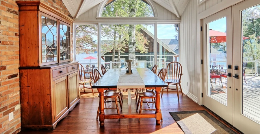 The Crown  Vacation Villa - Muskoka Lakes