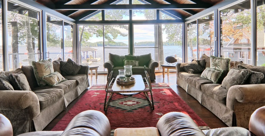 The Crown  Vacation Villa - Muskoka Lakes