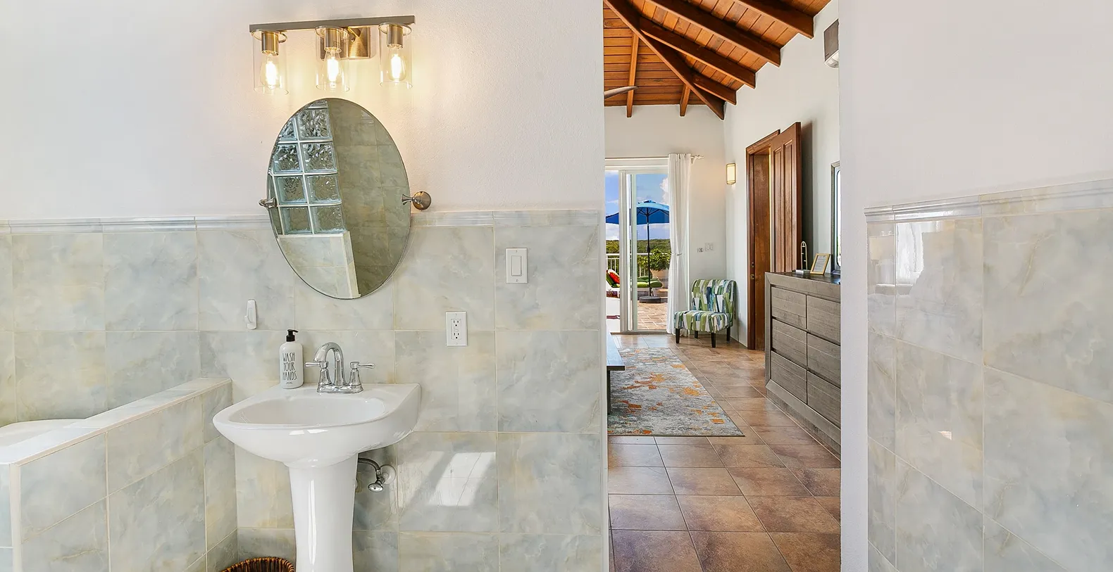 Villa Okeanos Island Harbour, Shoal Bay East Vacation Villa - Anguilla