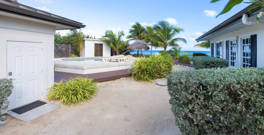 Conch'ed Out + Cottage Grand Cayman Oceanfront Villa - North Side
