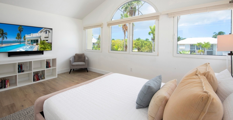 Crystal Waters Grand Cayman Vacation Villa - Cayman Kai