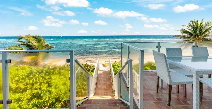 Hilltime Grand Cayman Vacation Villa - Rum Point