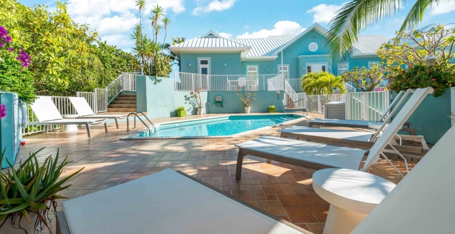 Hilltime Grand Cayman Vacation Villa - Rum Point