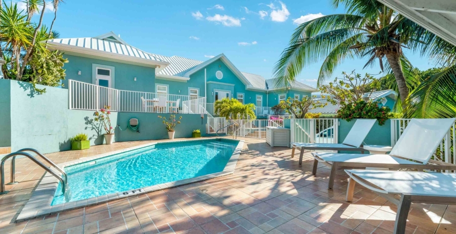 Hilltime Grand Cayman Vacation Villa - Rum Point