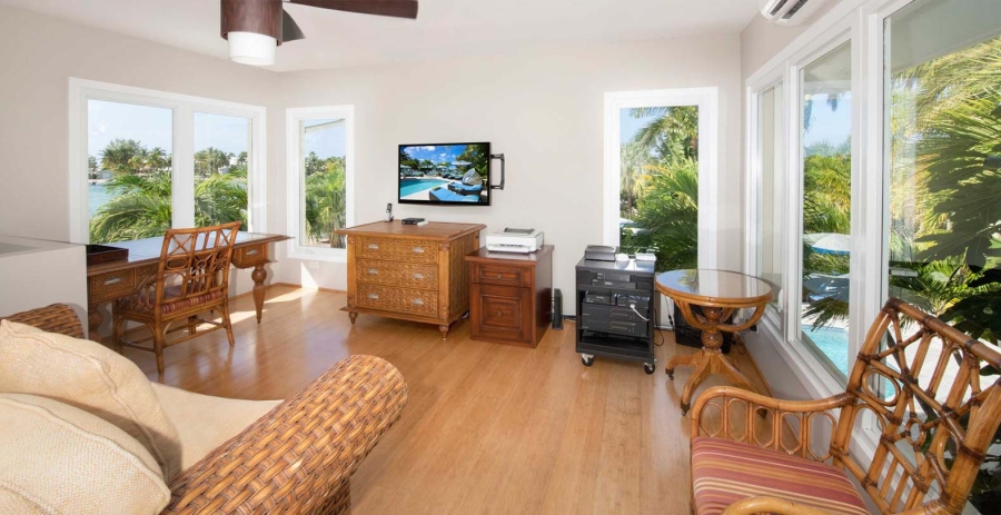 Kaiku & Guesthouse Grand Cayman Vacation Villa - Cayman Kai