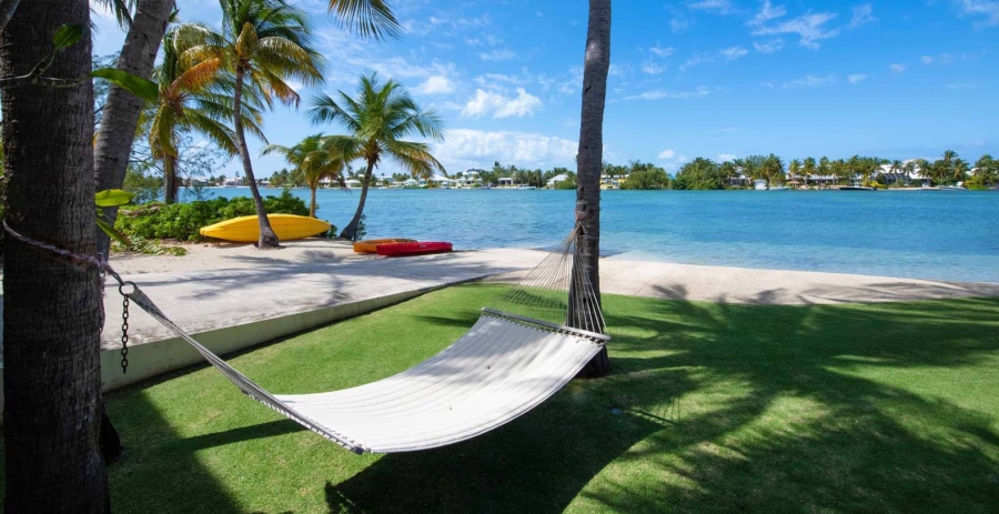 Kaiku & Guesthouse Grand Cayman Vacation Villa - Cayman Kai