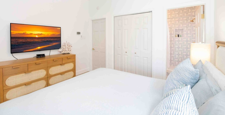 Kailypso Grand Cayman 3-Bedroom Beachfront Villa - Cayman Kai Bio Bay