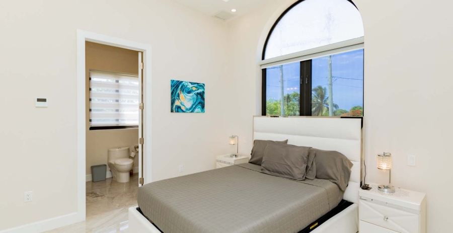 Oasis 7 Grand Cayman Vacation Villa - Seven Mile Beach