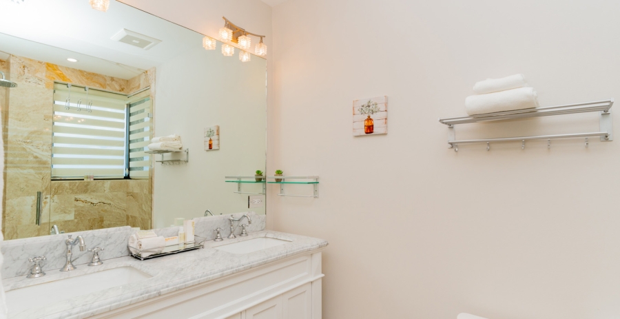 Oasis 7 Grand Cayman Vacation Villa - Seven Mile Beach