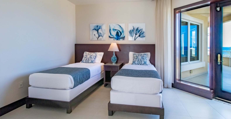 Oceans Edge Seaside Estate Grand Cayman Vacation Villa - South Coast