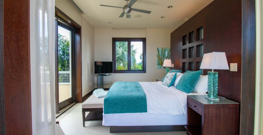 Oceans Edge Seaside Estate Grand Cayman Vacation Villa - South Coast