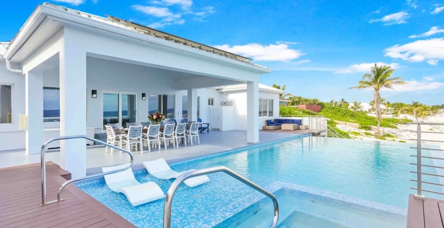 Present Moment Grand Cayman - Beachfront Villa Bodden Town