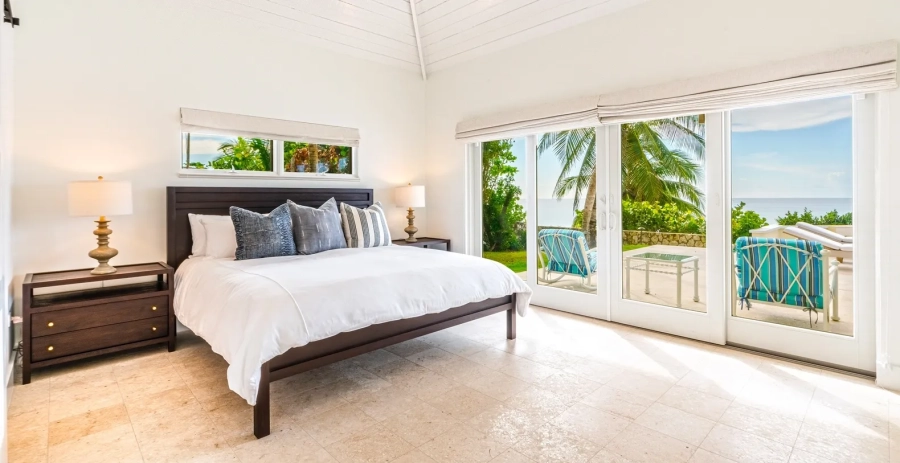 Turtle Beach Grand Cayman - Dining Area