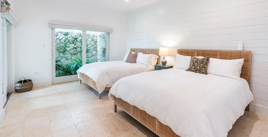 Turtle Beach Grand Cayman - Queen Suite