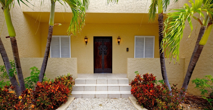 Villa Caymanas Grand Cayman 4-Bedroom Oceanfront Villa - North Side