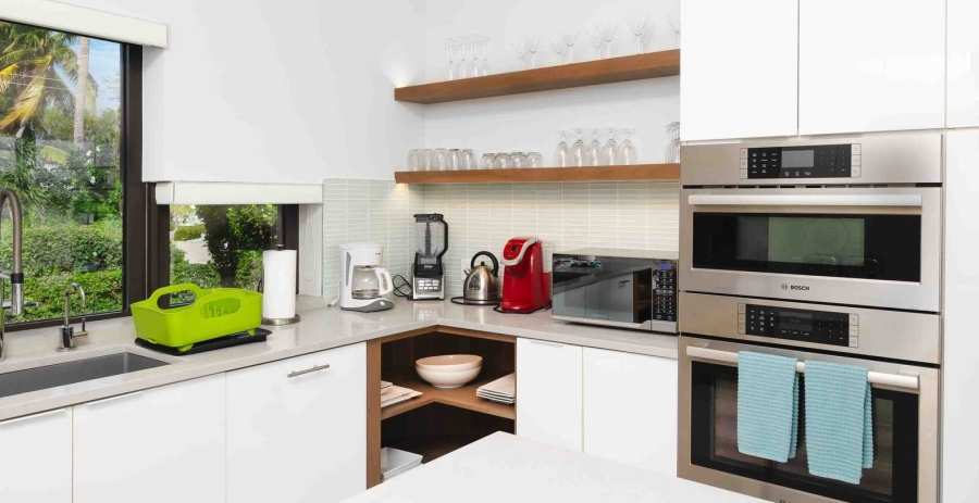 White Dahlia Grand Cayman 4-Bedroom Luxury Villa - Cayman Kai Bioluminescent Bay