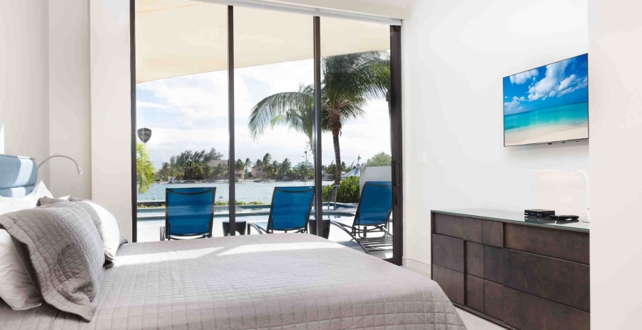 White Dahlia Grand Cayman 4-Bedroom Luxury Villa - Cayman Kai Bioluminescent Bay