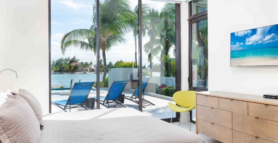 White Dahlia Grand Cayman 4-Bedroom Luxury Villa - Cayman Kai Bioluminescent Bay