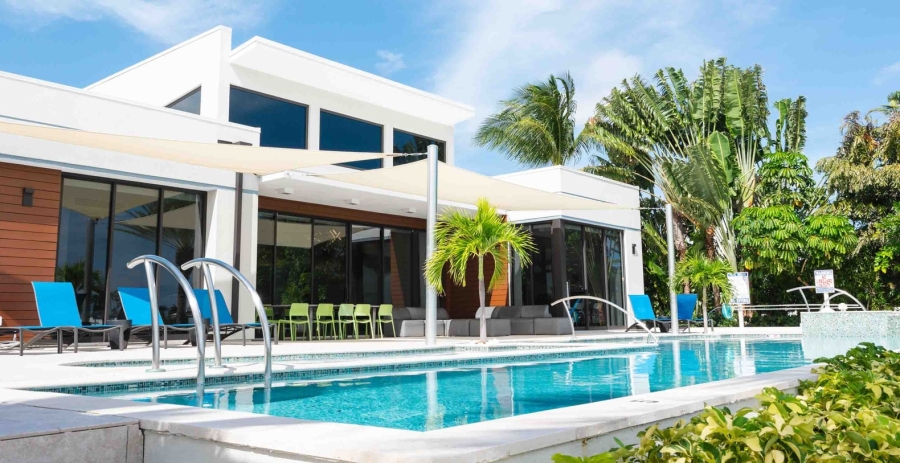 White Dahlia Grand Cayman 4-Bedroom Luxury Villa - Cayman Kai Bioluminescent Bay