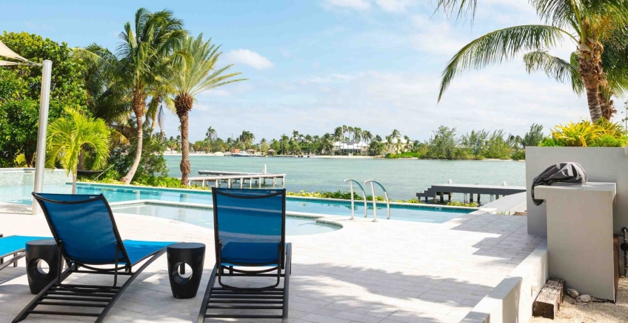 White Dahlia Grand Cayman 4-Bedroom Luxury Villa - Cayman Kai Bioluminescent Bay