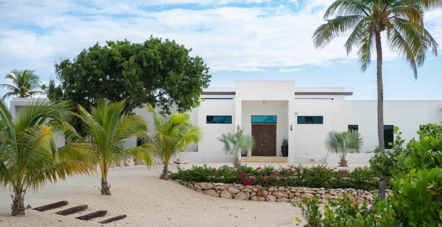 Wind Upon The Waves Grand Cayman 3-Bedroom Luxury Villa - South Coast