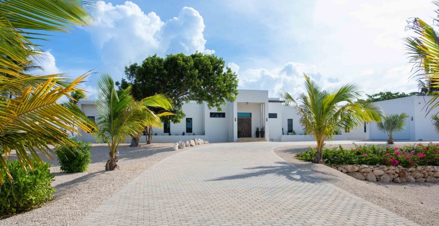 Wind Upon The Waves Grand Cayman 3-Bedroom Luxury Villa - South Coast
