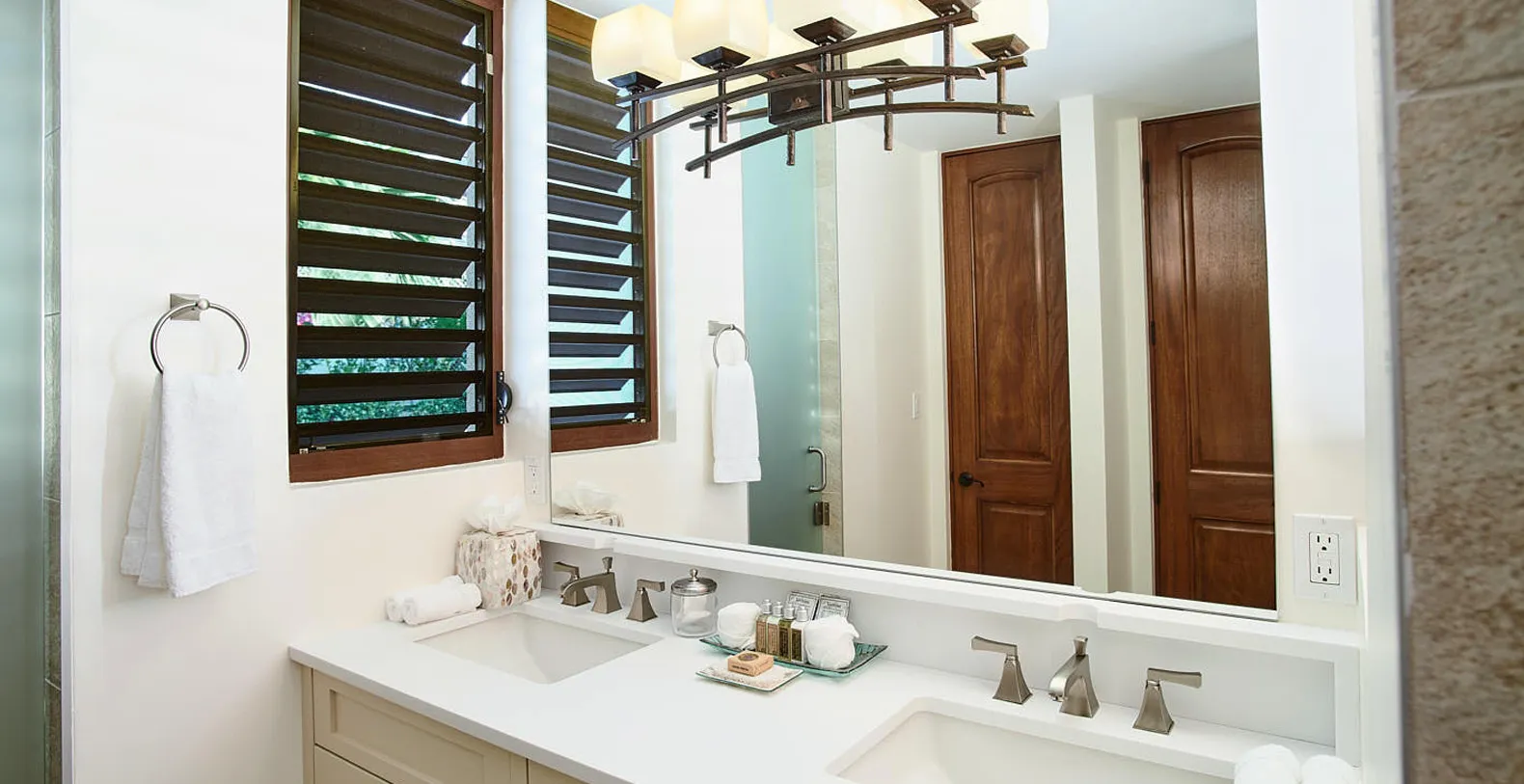 Villa Ombre Turks & Caicos Vacation Villa - Chalk Sound, Providenciales